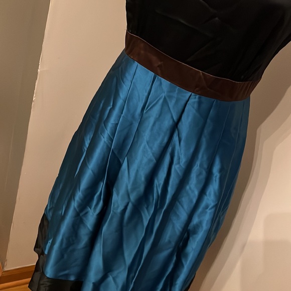 Alfani shimmery, beautiful pleated Dress 💯% Silk - Picture 6 of 14